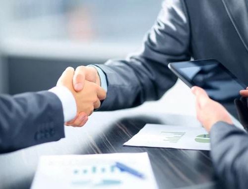 Pool Cleaning Services That Keep Your Pool Swim-Ready Year Round