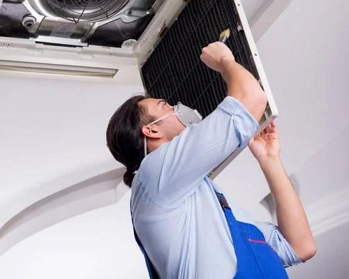 How HVAC Contractors Manage Emergency Repair Requests